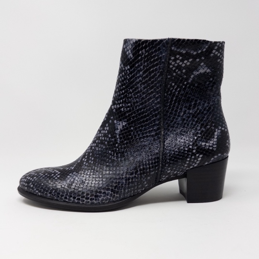 Ecco Shape 35 Snake Booties Women’s Size 37 Ankle Boots